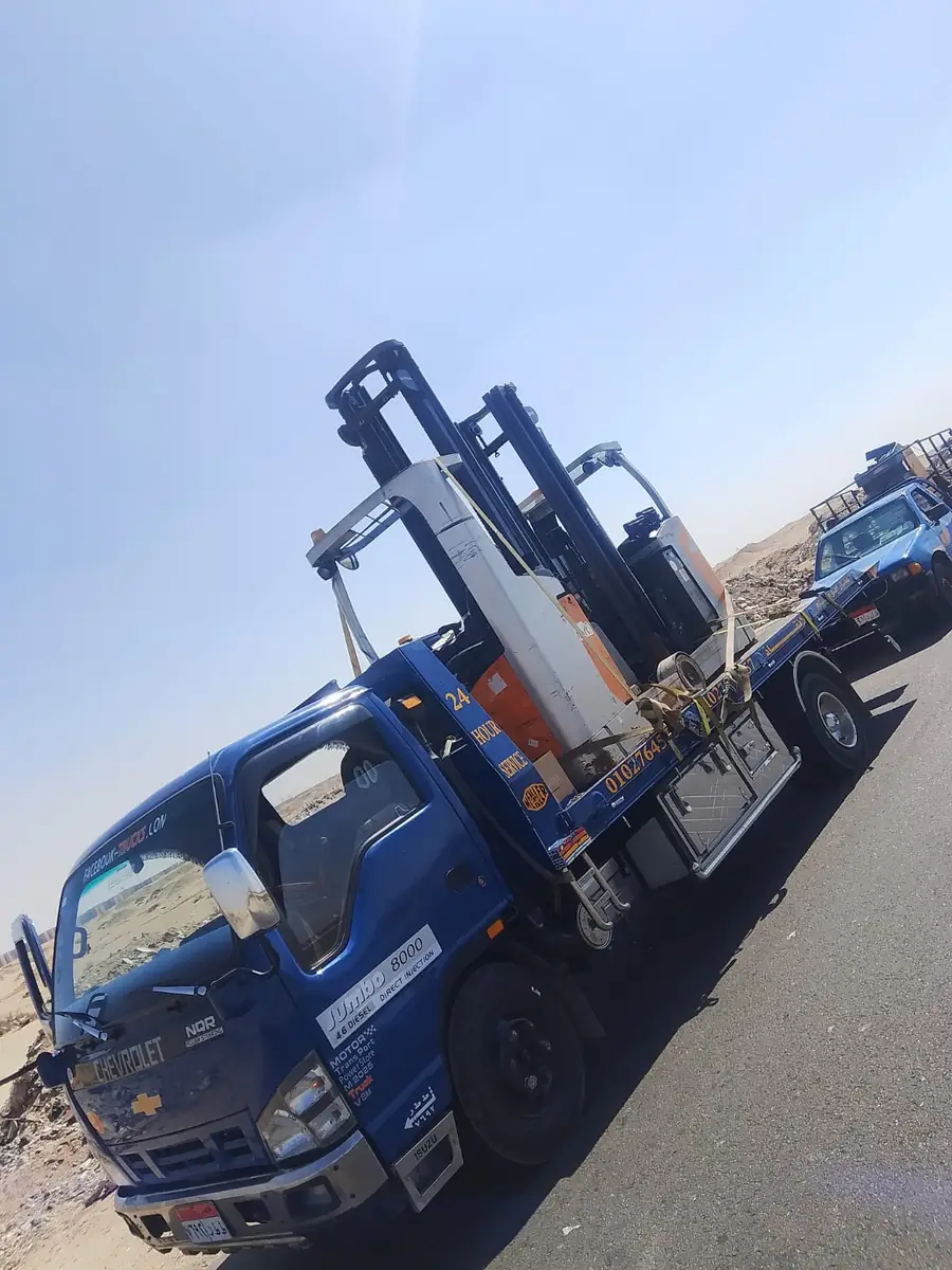 من شغلنا: كلارك مربوط بالأحزمة على السطحة