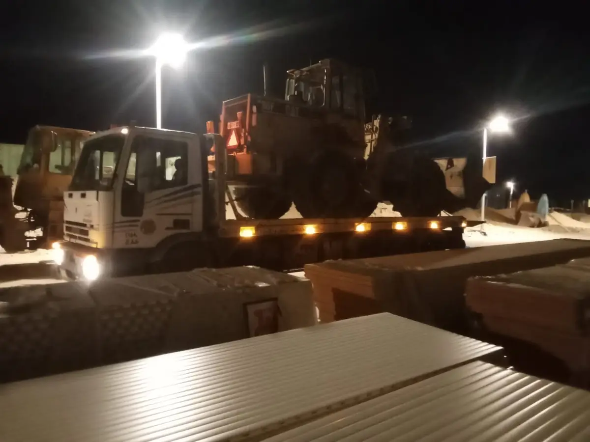 من شغلنا: تحميل لودر بالليل في موقع شغل