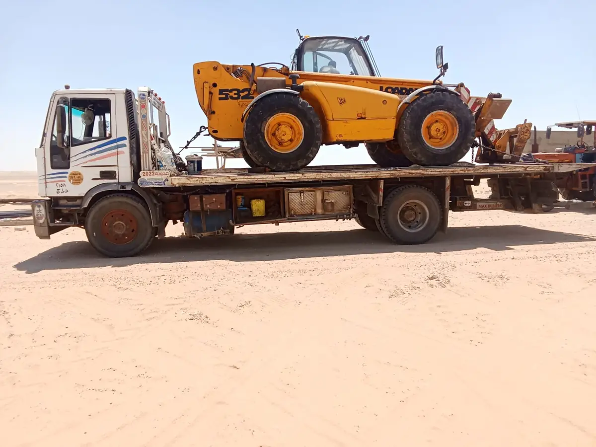 من شغلنا: نفس التليسكوبك من الجنب على أرض رملية