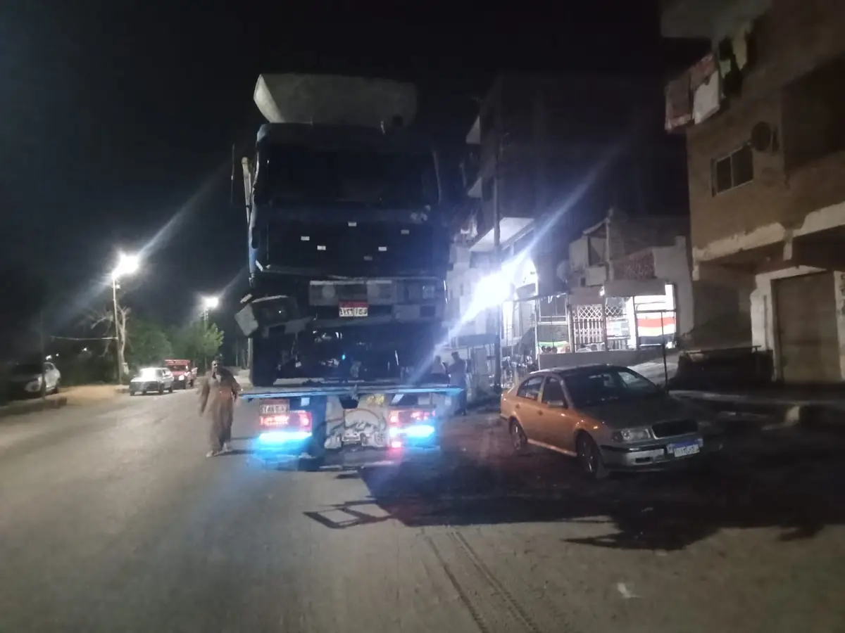 من شغل ونشات أحمد أبو مسلم: نقل عربية نقل كبيرة بالليل في الشارع